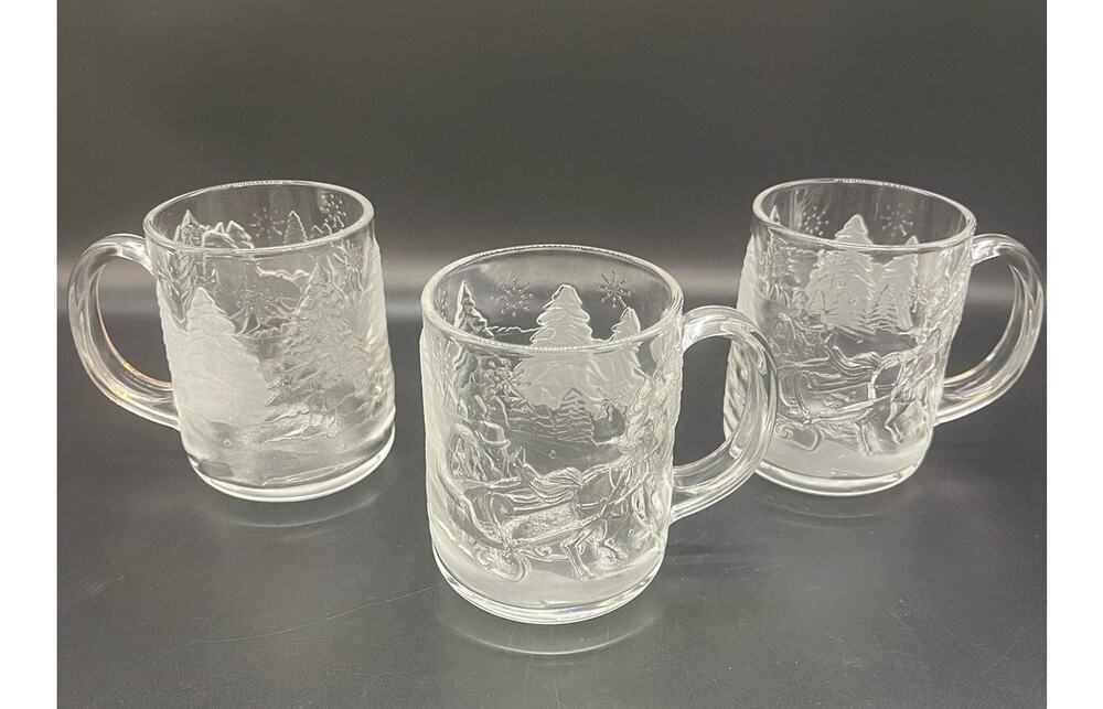 Arcoroc Through the Woods Winter Christmas Set of 3 Mugs 11 oz France